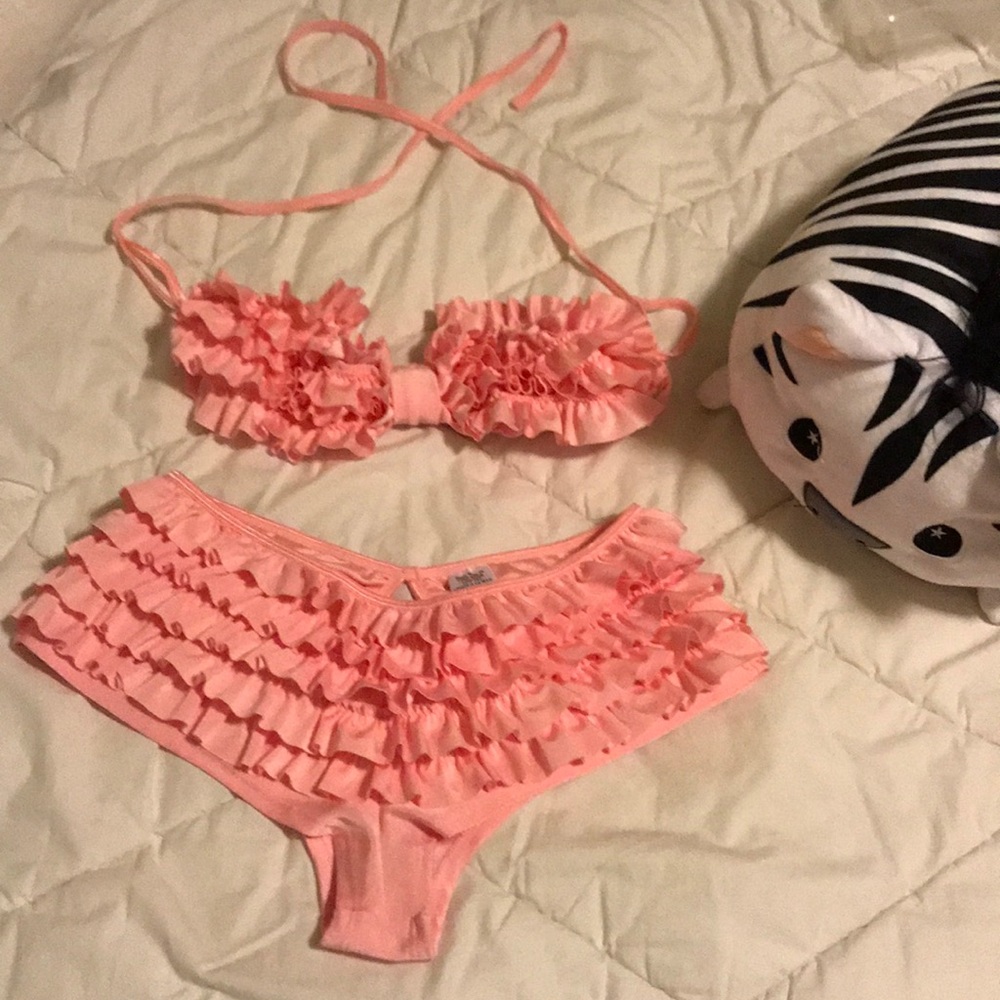 Ruffle bikini